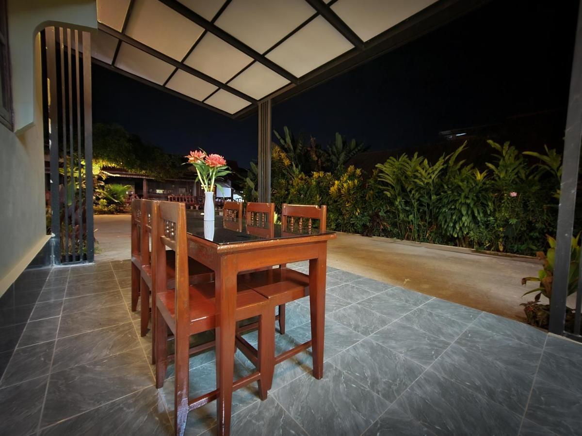 Saphaothong Guesthouse Vang Vieng Ngoại thất bức ảnh