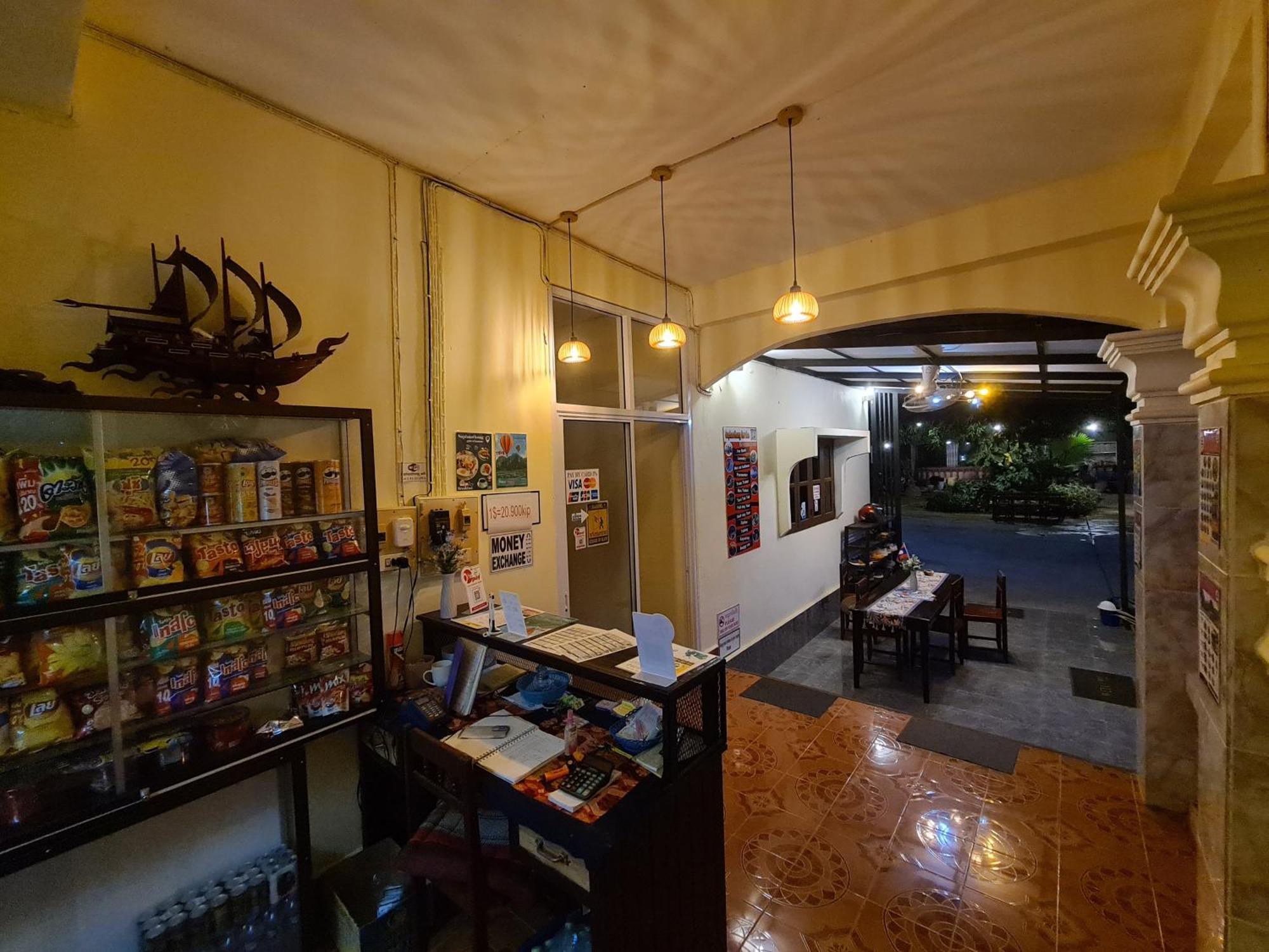 Saphaothong Guesthouse Vang Vieng Ngoại thất bức ảnh