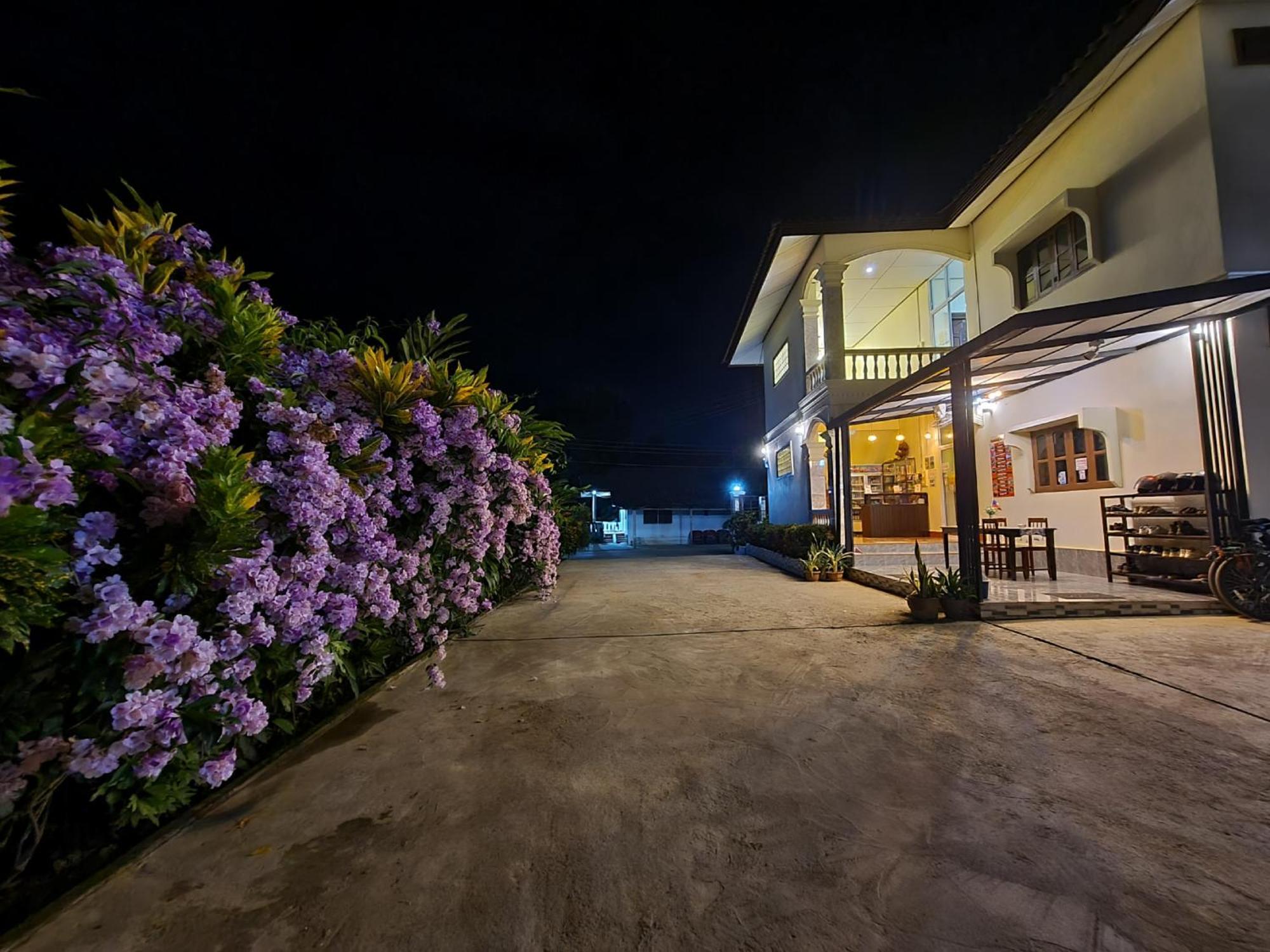 Saphaothong Guesthouse Vang Vieng Ngoại thất bức ảnh