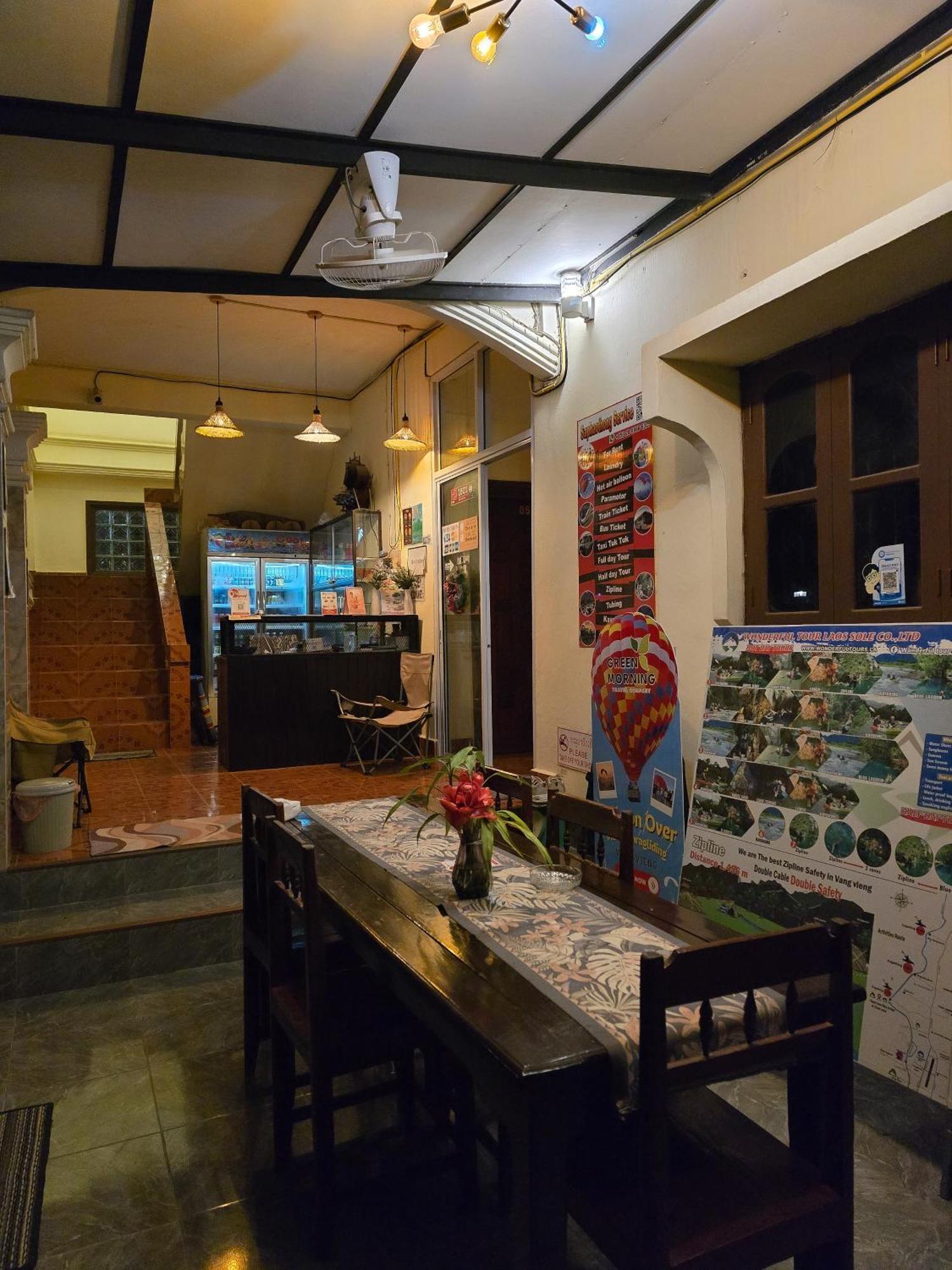 Saphaothong Guesthouse Vang Vieng Ngoại thất bức ảnh